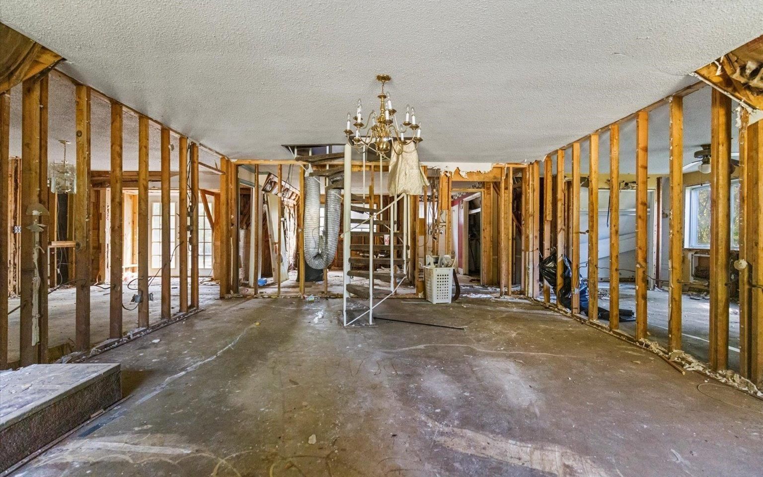 Property image 5 at 2 Brookwood Court, Taylors, SC 29687