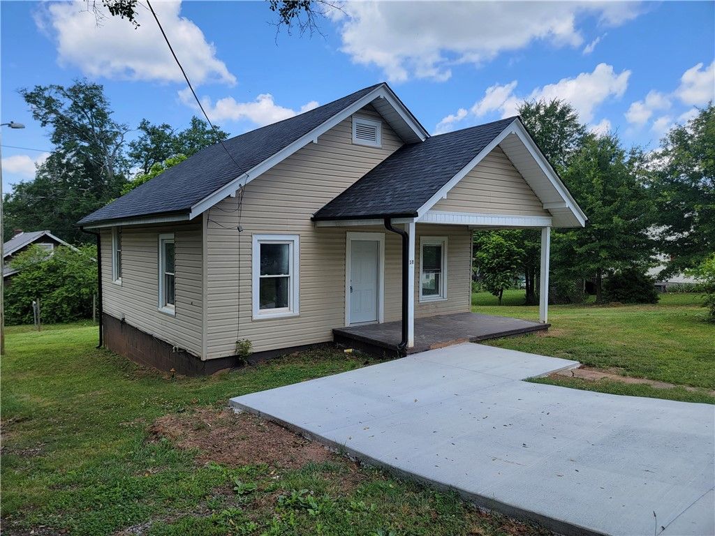 Main image of property at 18 Clemson Street, Liberty, SC 29657