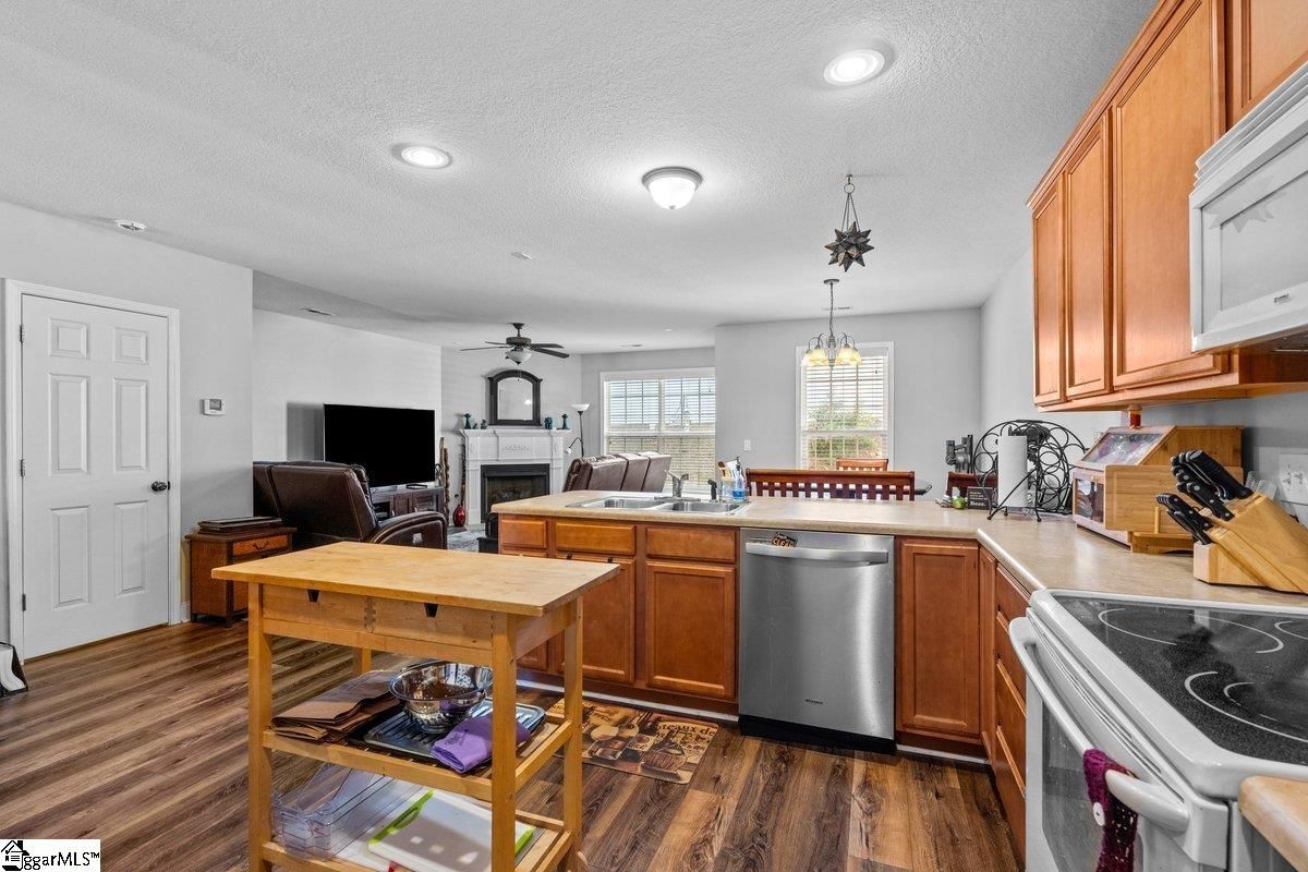 Property image 3 at 22 Roselite Circle, Greer, SC 29650
