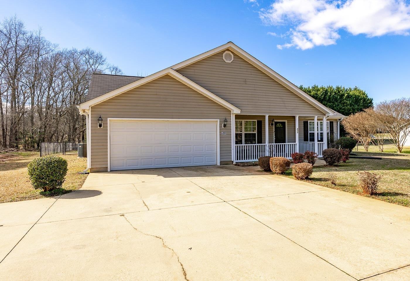 Main image of property at 600 E VICTOR HILL Road, Duncan, SC 29334