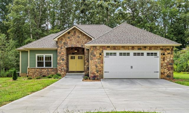 101 Lake Terrace