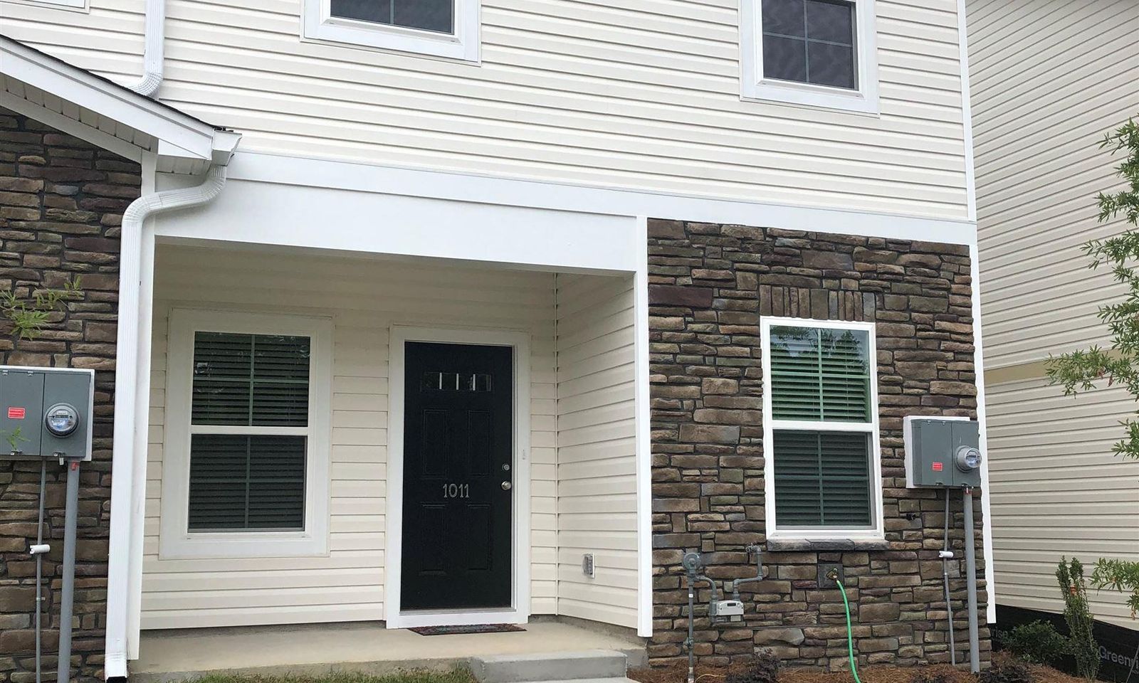 Harbison Grove, Columbia Community