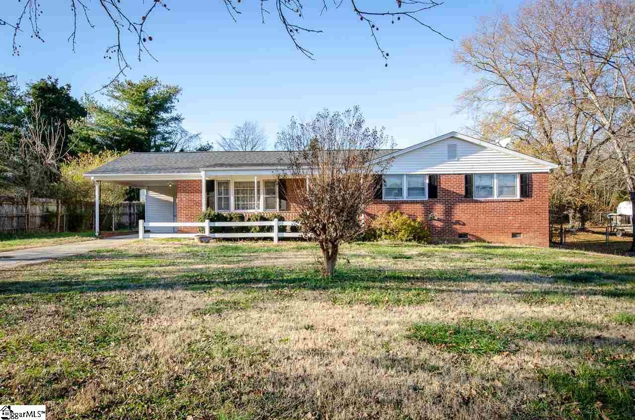 Property image 2 at 18 Oakwood Avenue, Taylors, SC 29687