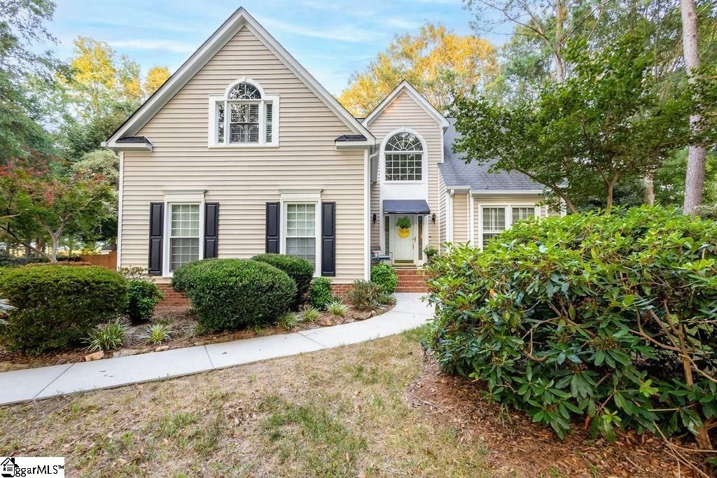 Main image of property at 101 Farmwood Drive, Fountain Inn, SC 29644