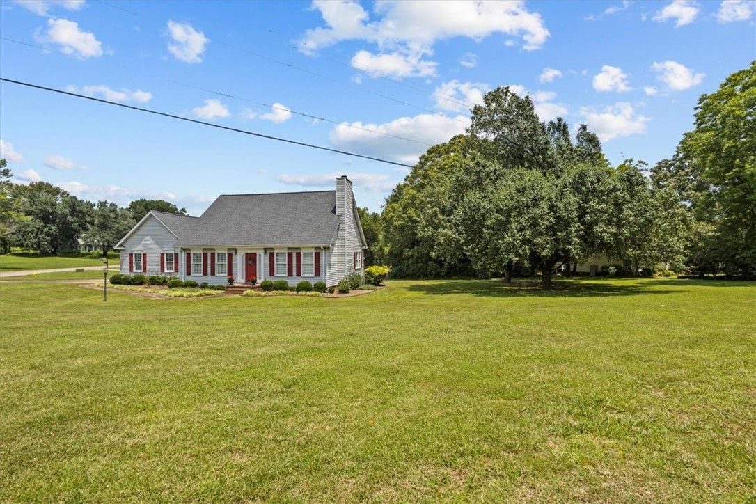 Property image 2 at 102 Berkley Drive, Easley, SC 29642
