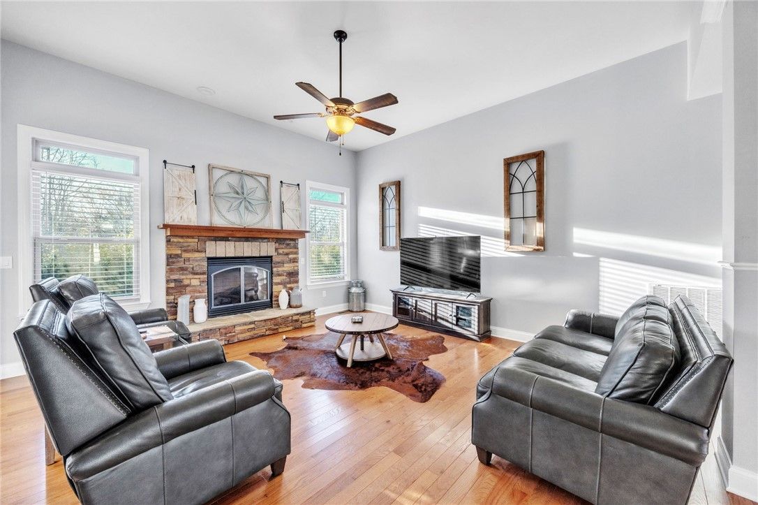 Property image 3 at 4 Forest Glenn Court, Pelzer, SC 29669