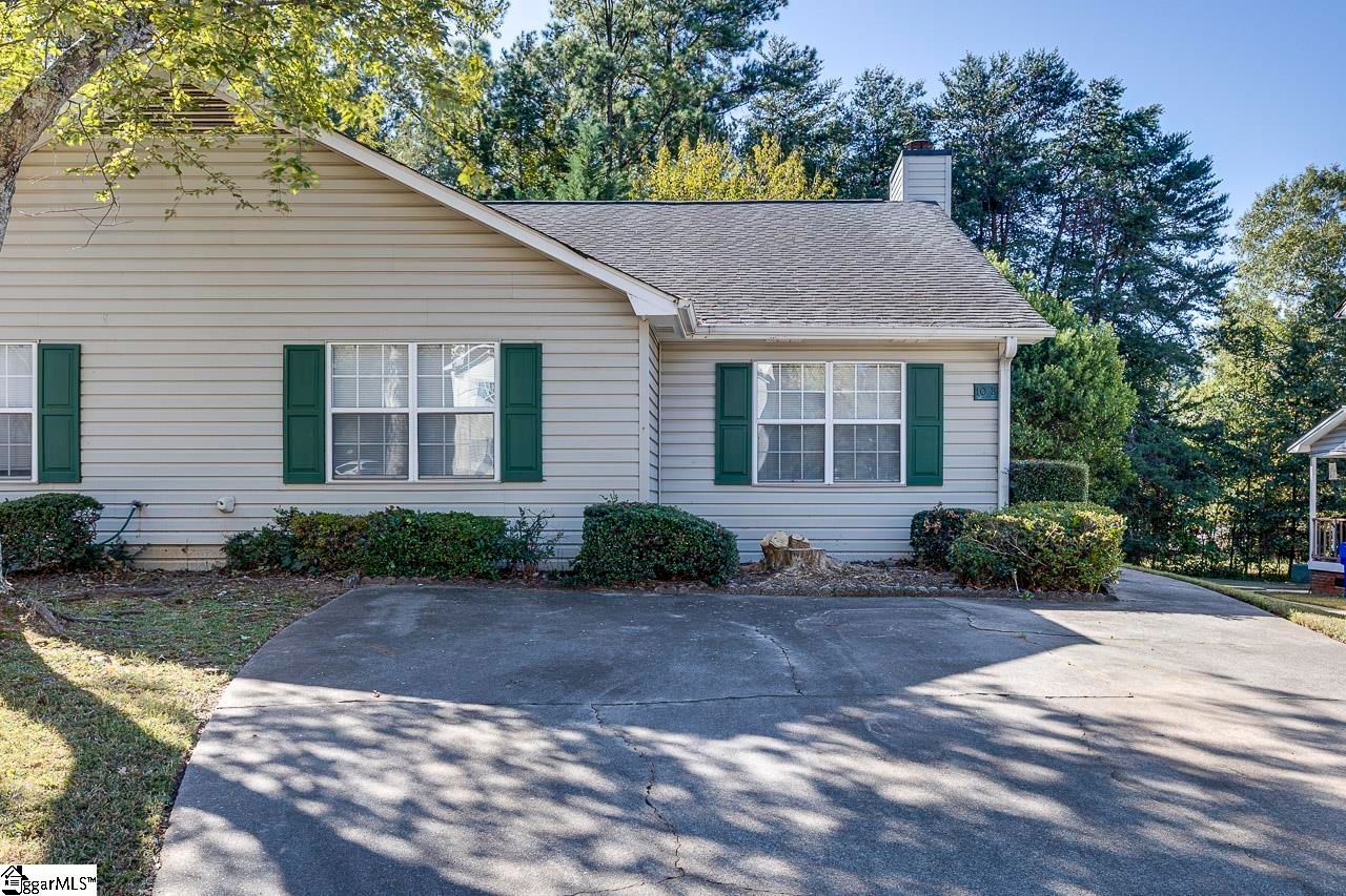 Property image 2 at 10 B Spaniel Court, Greenville, SC 29607