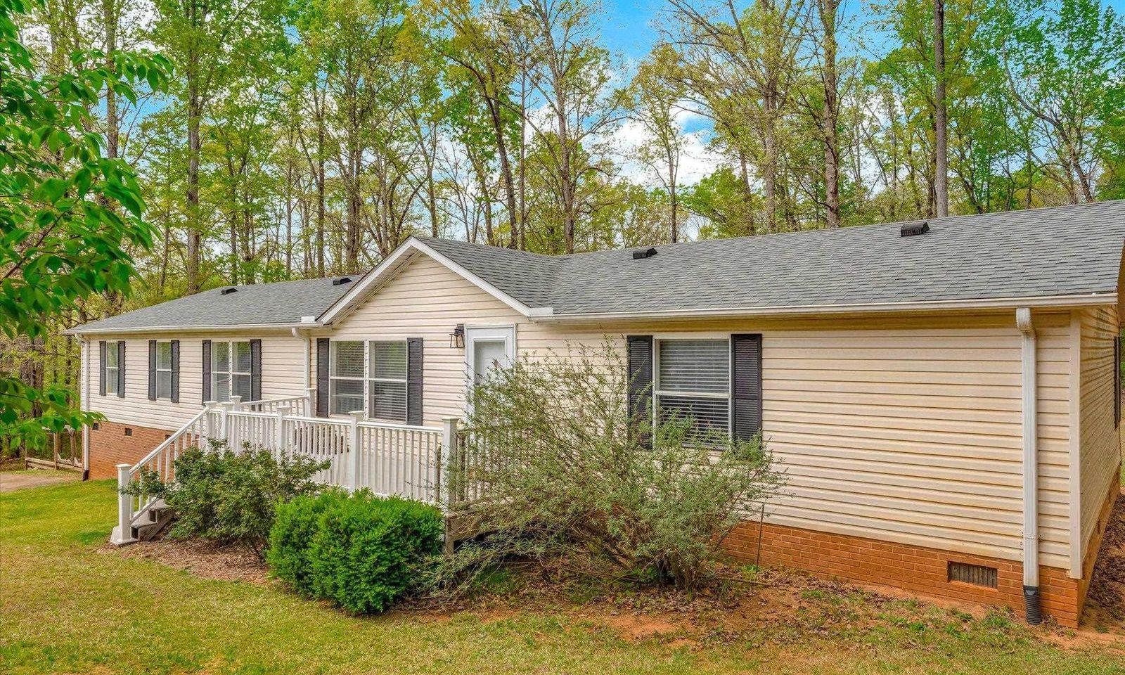 Property image 3 at 209 TYLER Court, Easley, SC 29642