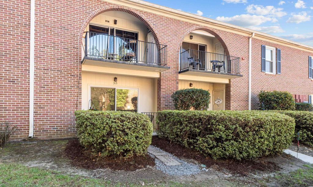 5516 Lakeshore Drive 315