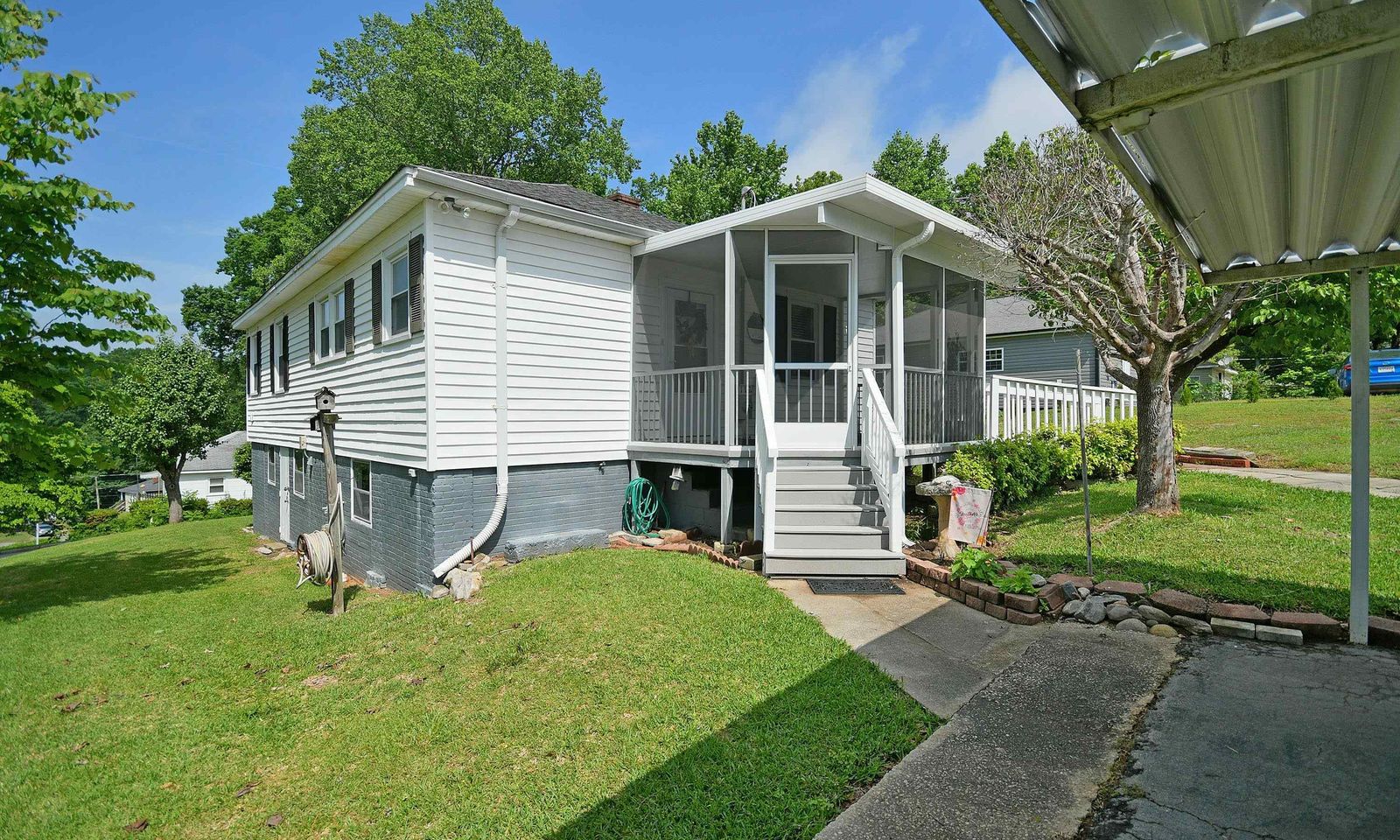Property image 4 at 112 Cobb Street, Easley, SC 29640