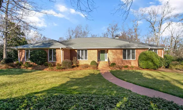 21 Darien Way
