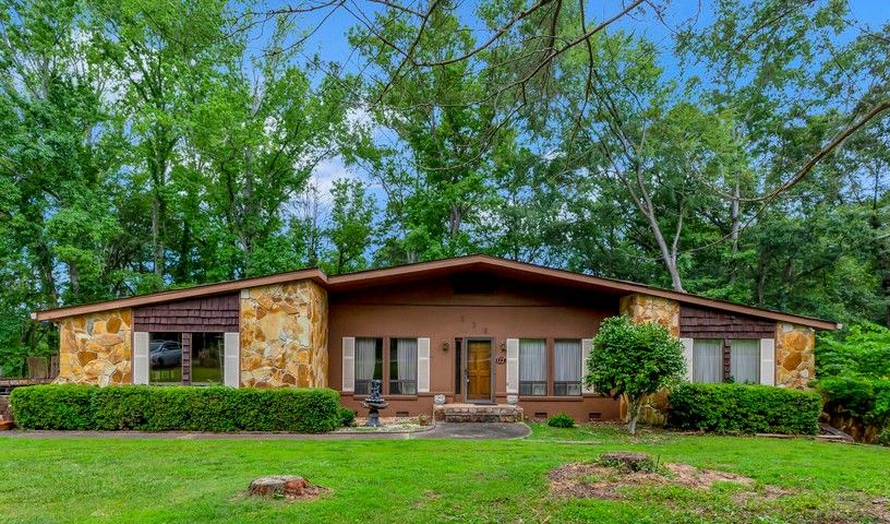 Property image 2 at 526 Stagecoach Drive, Anderson, SC 29625