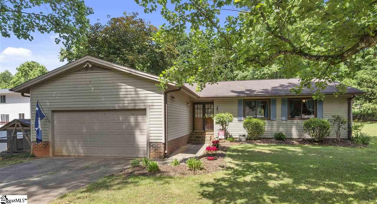Property image 1 at 1003 Hollow Oak Drive, Taylors, SC 29687