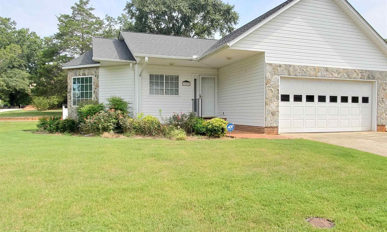 Main image of property at 1 Anniston Way, Greenville, SC 29617