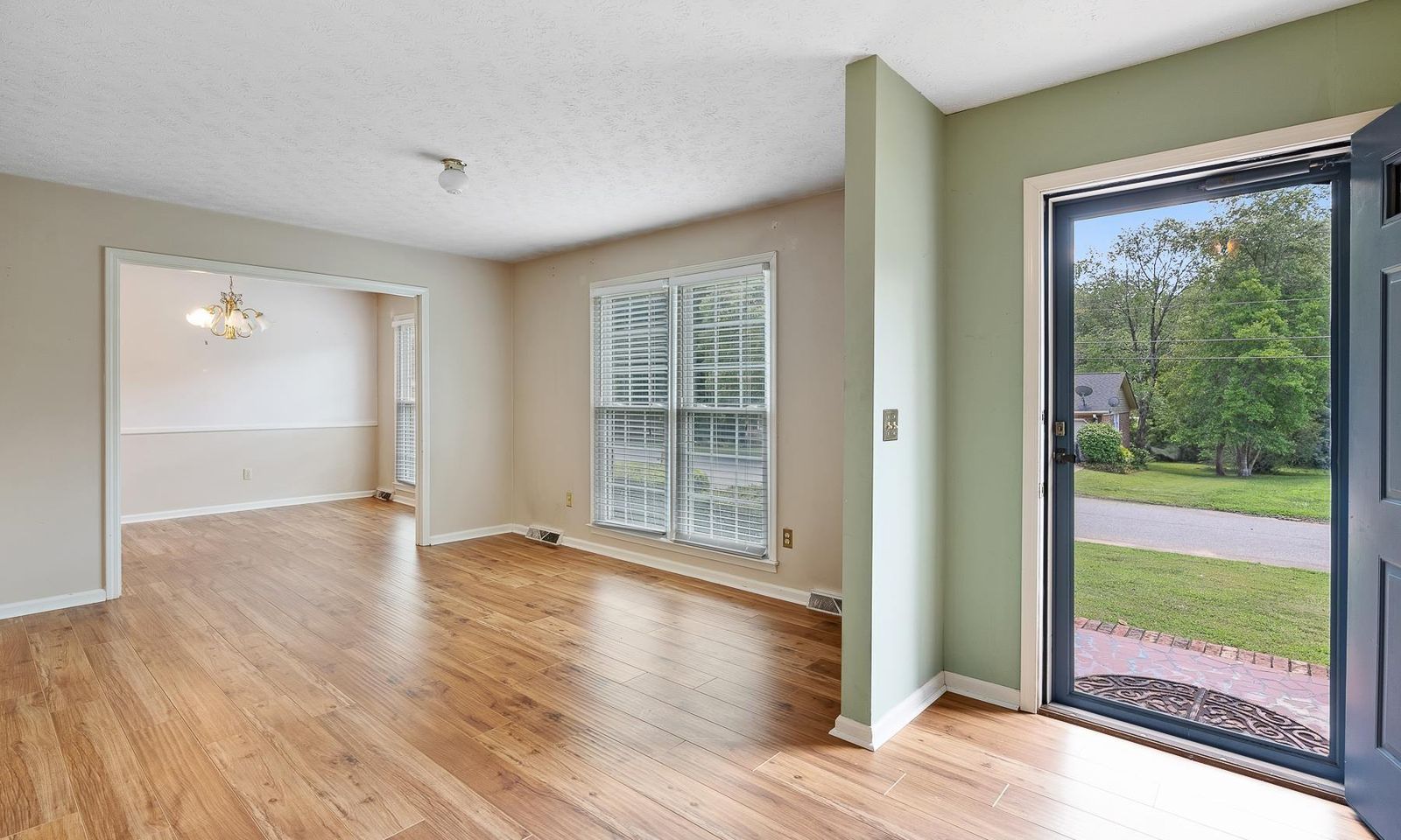 Property image 4 at 13 Bransfield Road, Greenville, SC 29615