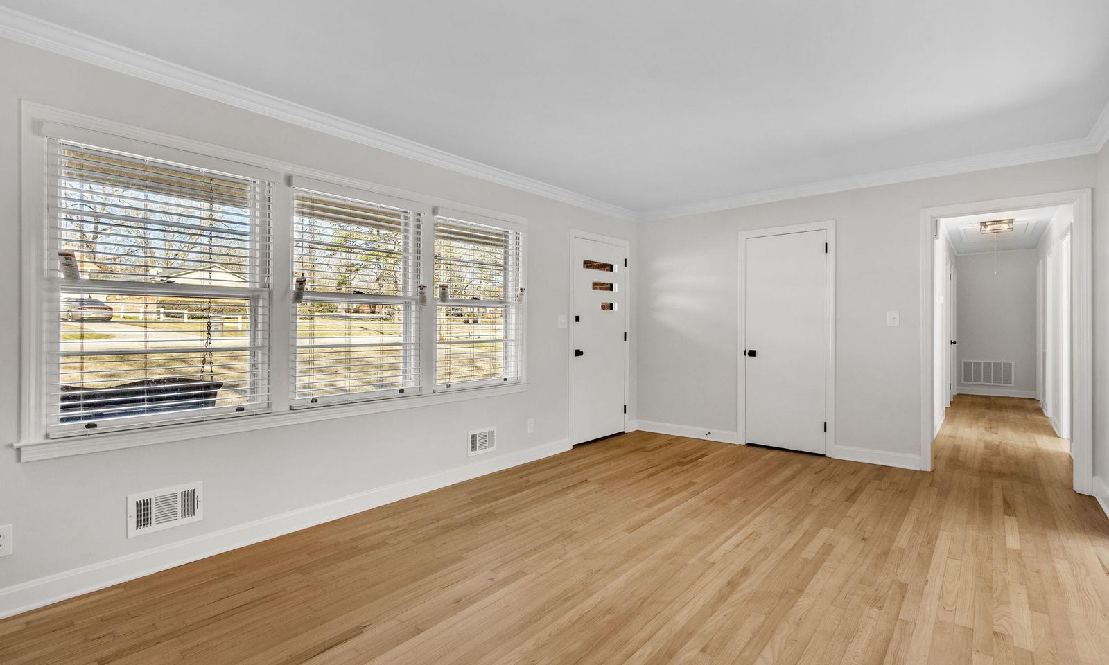 Property image 3 at 6 Everest Street, Taylors, SC 29687