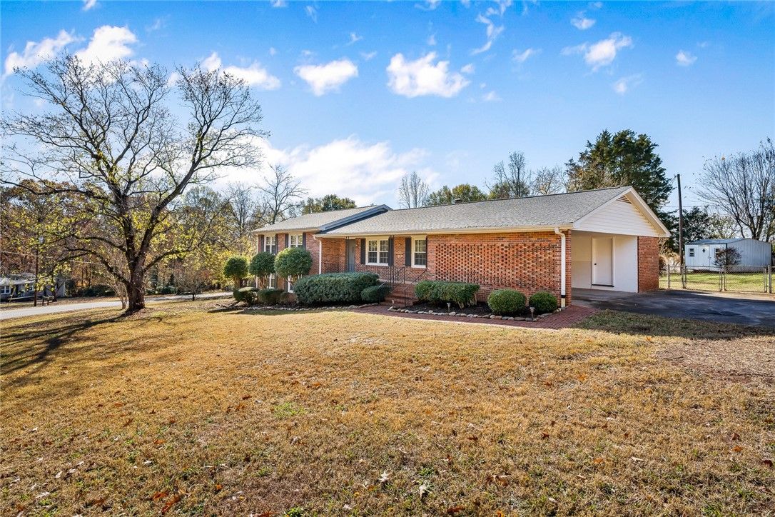 Property image 3 at 213 Nottingham Way, Anderson, SC 29621
