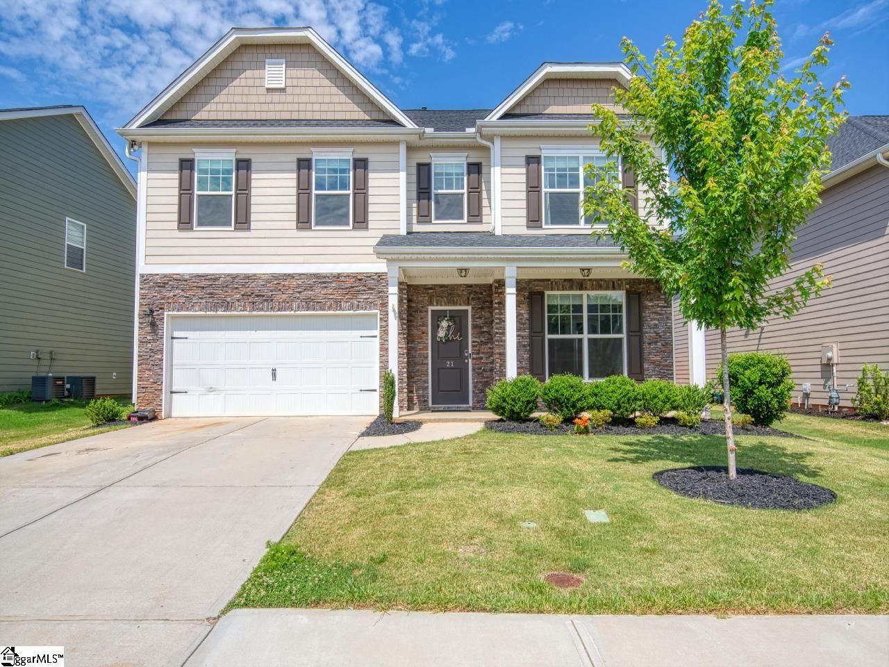 Main image of property at 21 Fowler Oak Lane, Simpsonville, SC 29681