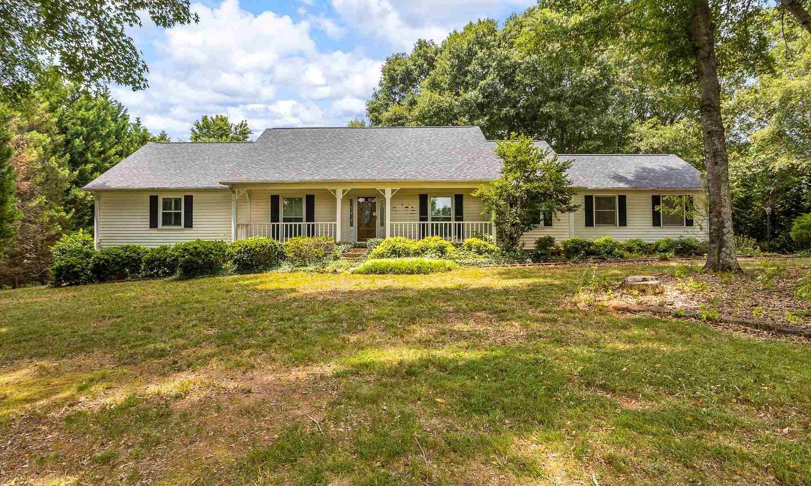 Property image 1 at 145 Commodore Drive, Duncan, SC 29334