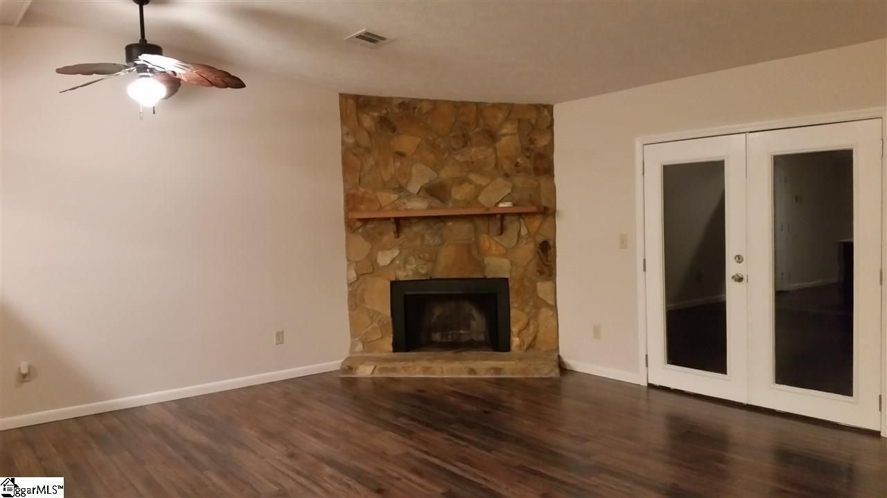 Property image 4 at 123 Burlington Avenue, Greer, SC 29650