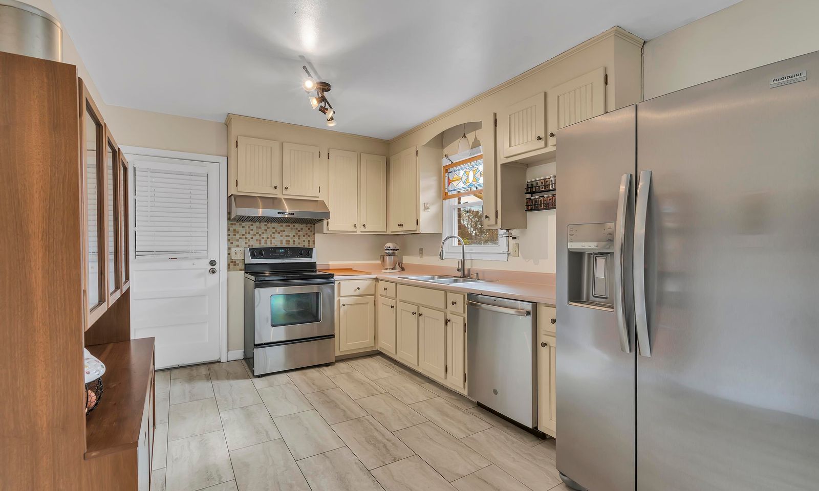 Property image 3 at 111 Leafwood Drive, Taylors, SC 29687