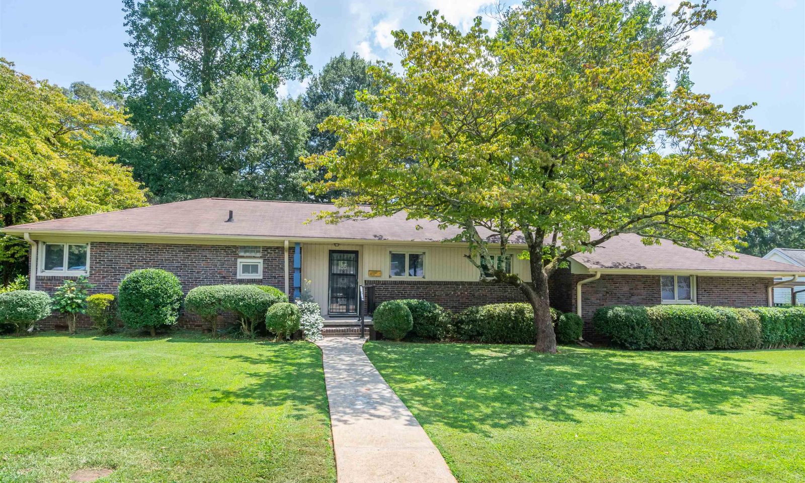 Property image 1 at 122 Alpine Way, Greenville, SC 29609