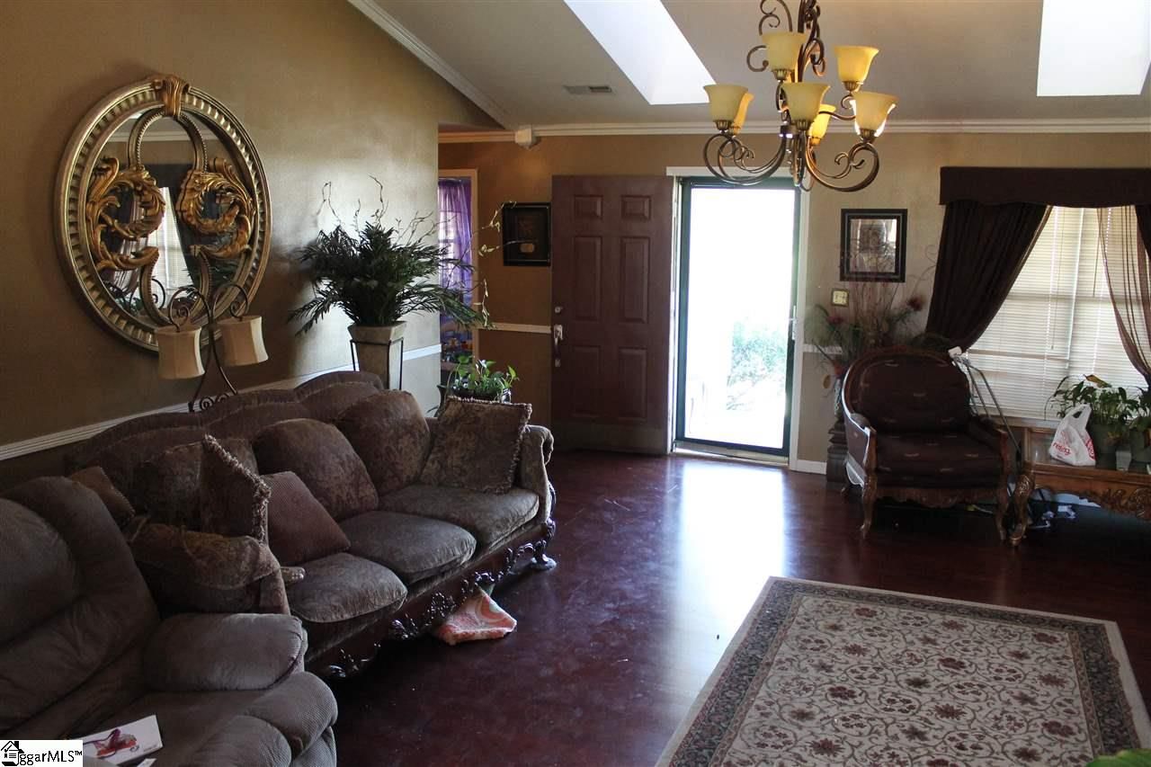 Property image 5 at 1 Scottbine Court, Greer, SC 29651