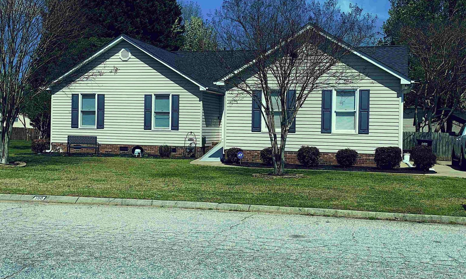 Property image 2 at 100 Tearose Lane, Simpsonville, SC 29681