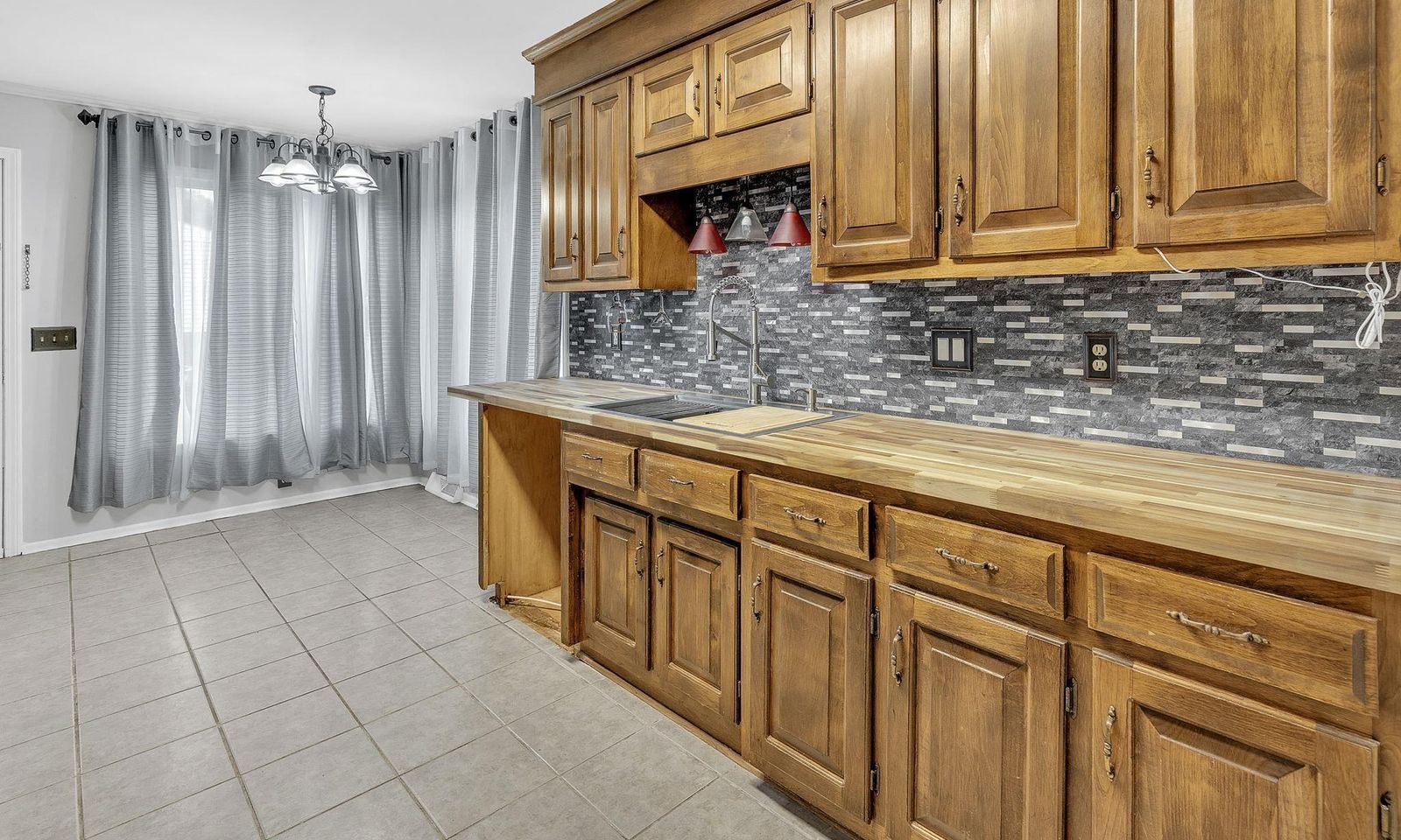 Property image 3 at 20 Paddock Lane, Greer, SC 29650