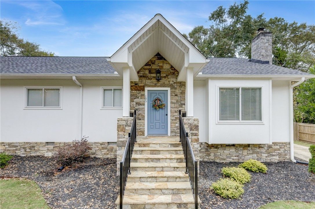 Property image 2 at 105 Vineyard Road, Clemson, SC 29631