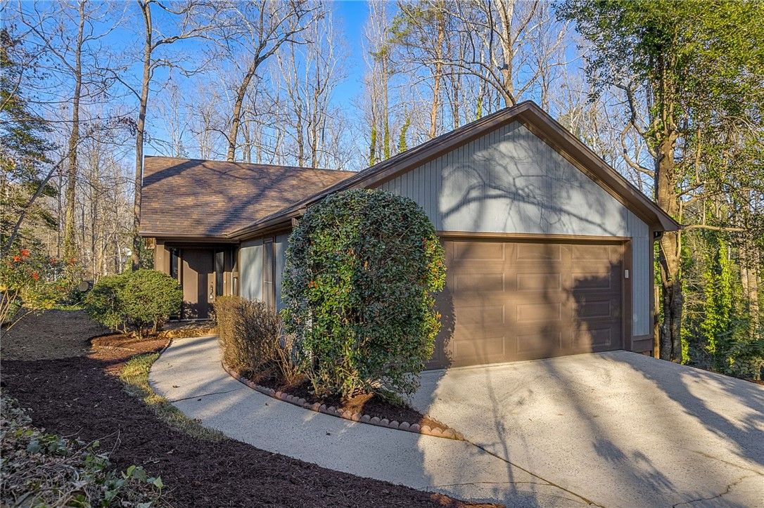 Property image 1 at 105 Oak Ridge Court, Greer, SC 29650