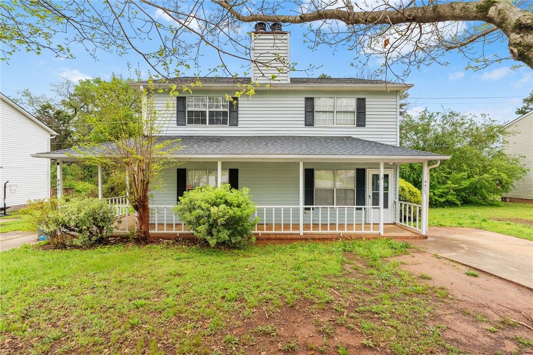 Lexington Place, Anderson Community