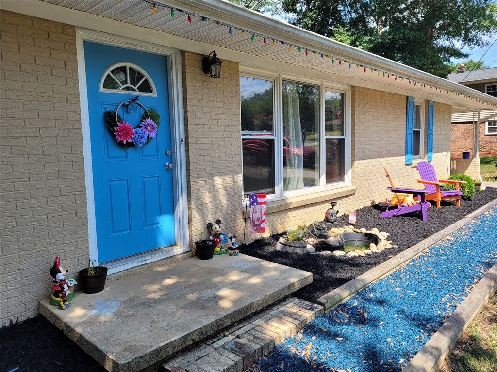 Property image 2 at 1010 Royal Summit Drive, Seneca, SC 29678