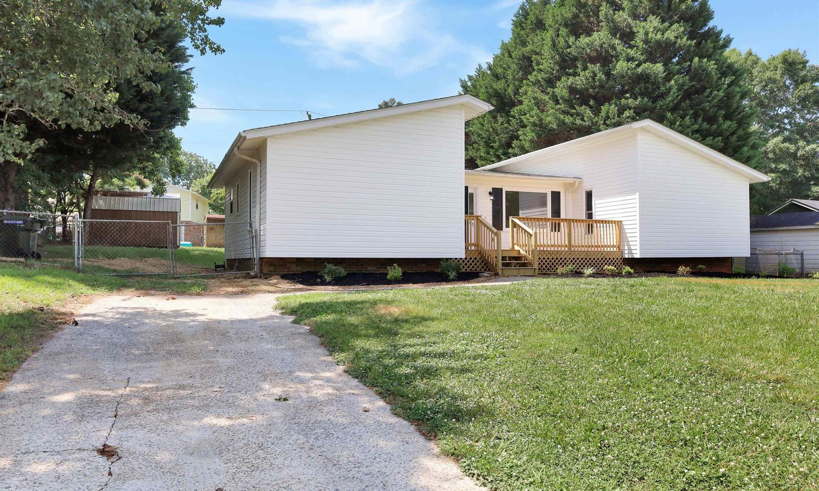 Property image 3 at 303 Sharon Lane, Easley, SC 29640-3917