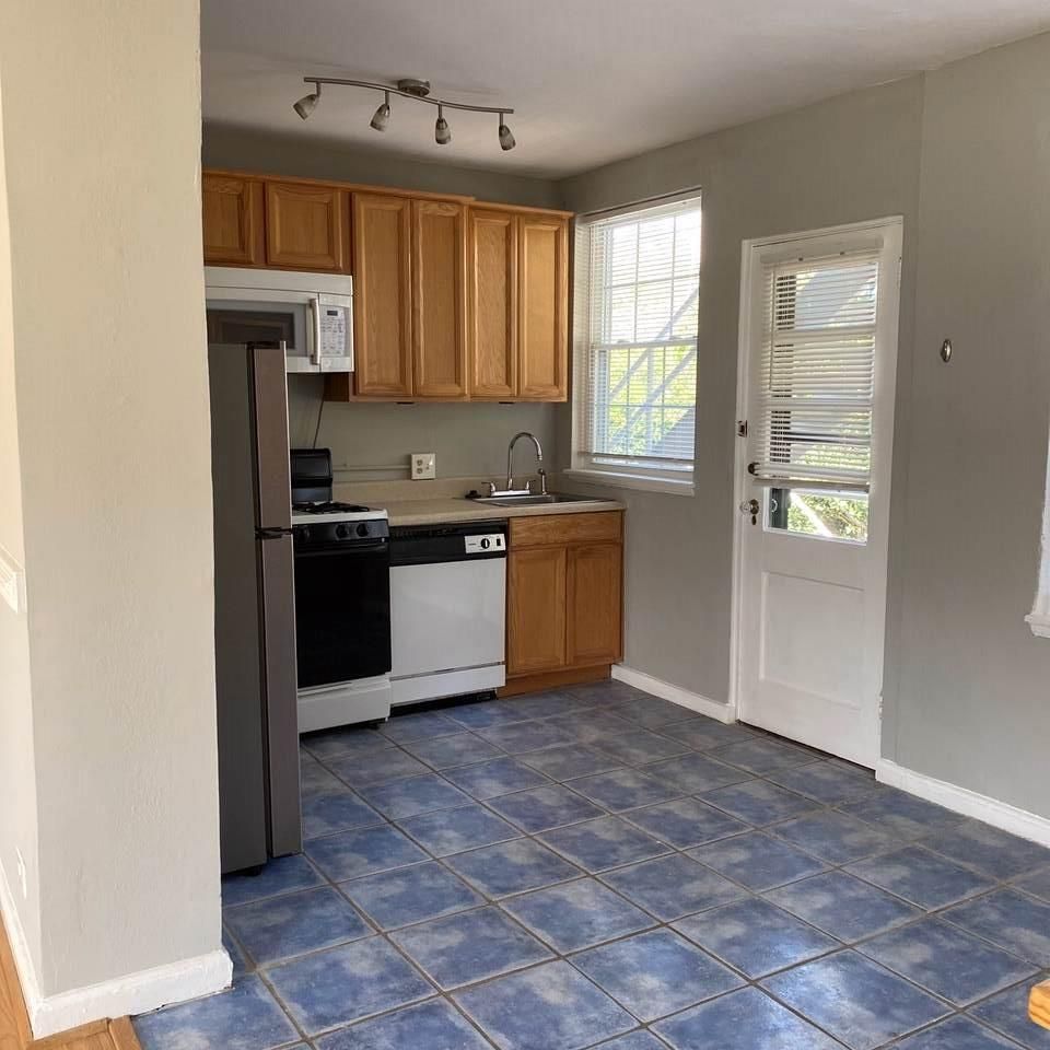 Property image 5 at 601 Cleveland 4B Street, Greenville, SC 29601