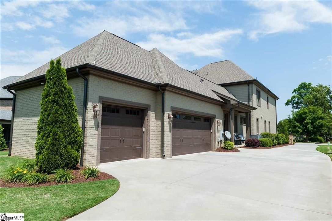 Property image 2 at 524 Chamblee Boulevard, Greenville, SC 29615
