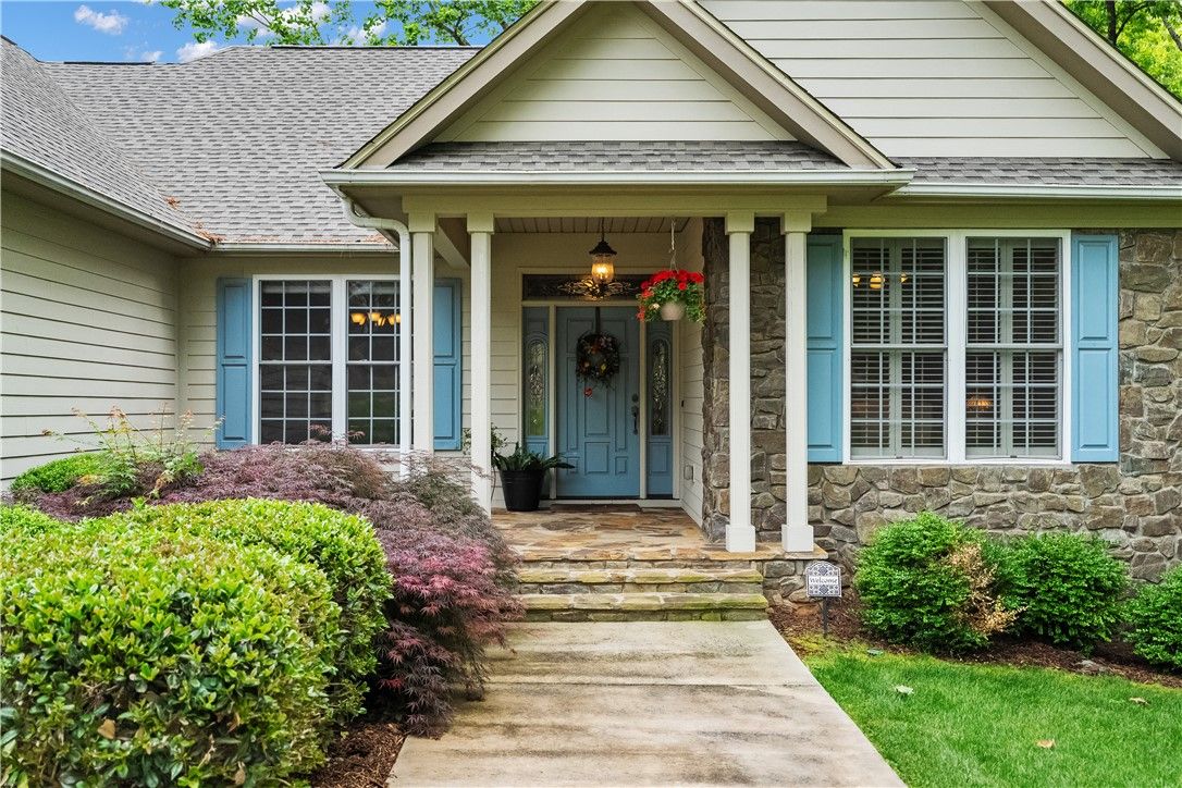 Property image 2 at 700 Island Pine Drive, Seneca, SC 29672