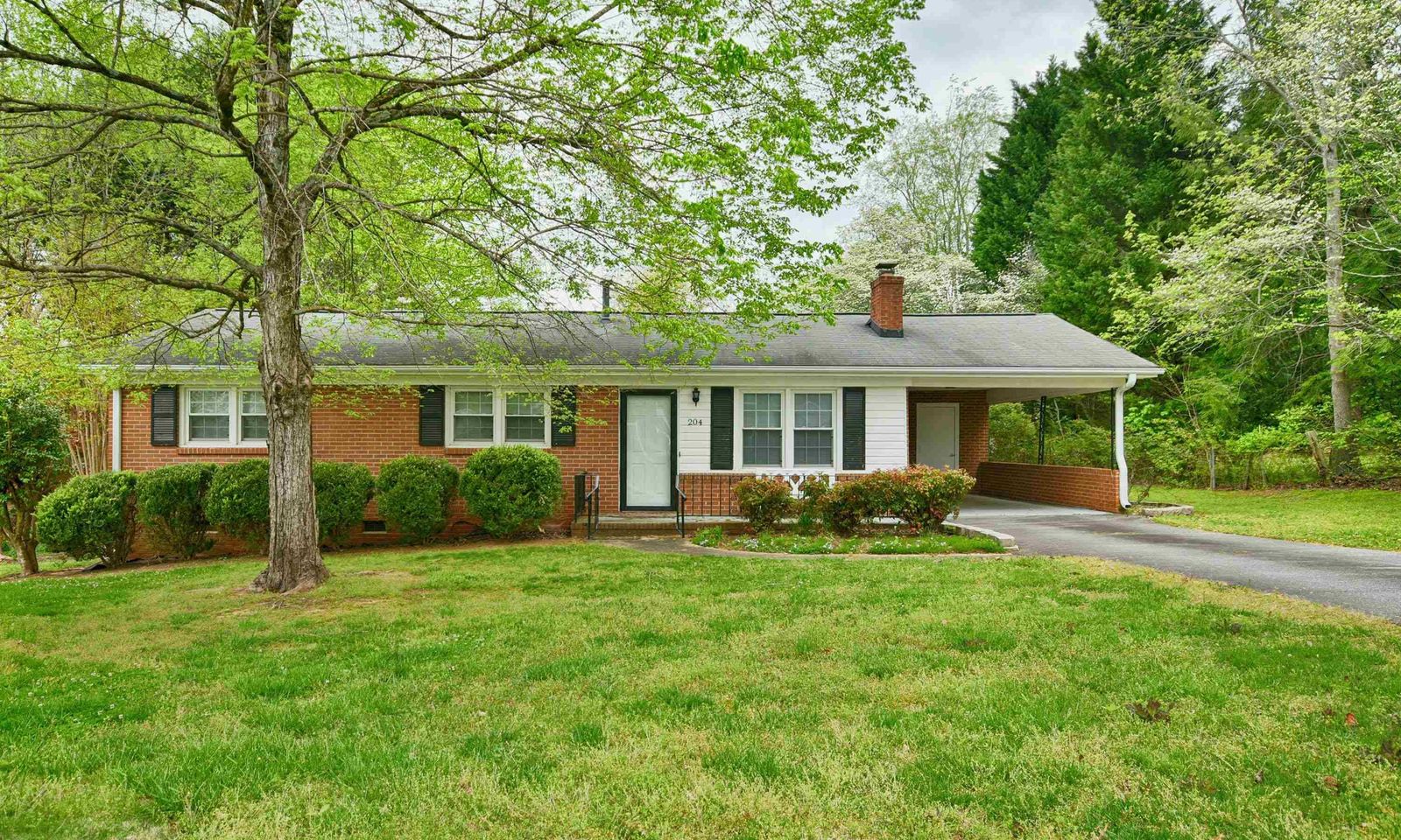 Property image 2 at 204 Sylvia Road, Easley, SC 29642