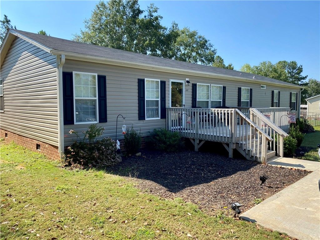 Property image 1 at 108 Twin Oaks Court, Iva, SC 29655