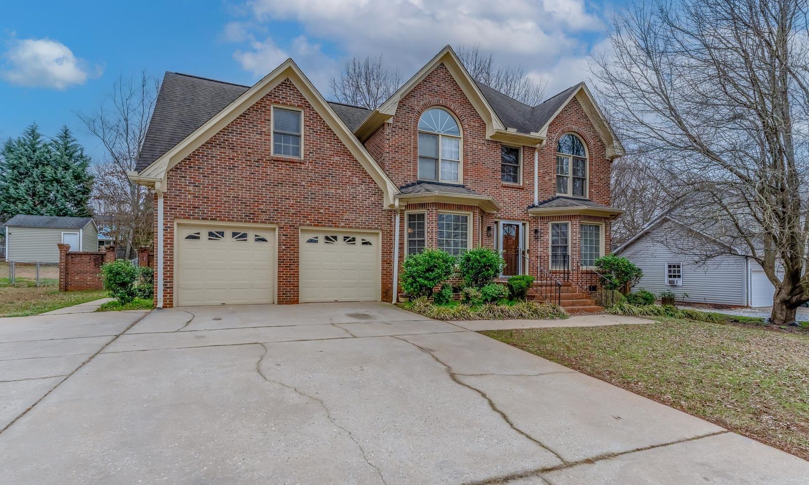 Devenger Pointe, Greer Community