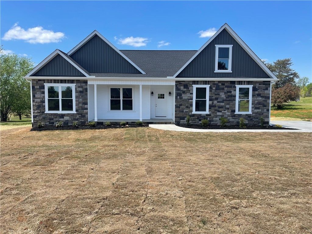 Property image 1 at 1904 Queen Drive, Walhalla, SC 29691