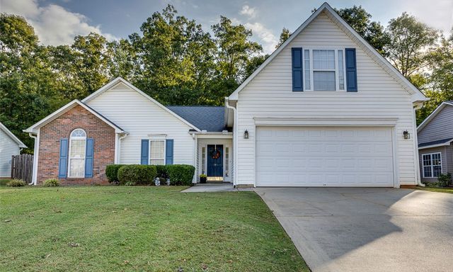 307 Cardinal Woods Way
