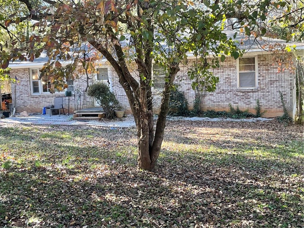 Property image 2 at 1100 Royal Summit Drive, Seneca, SC 29678