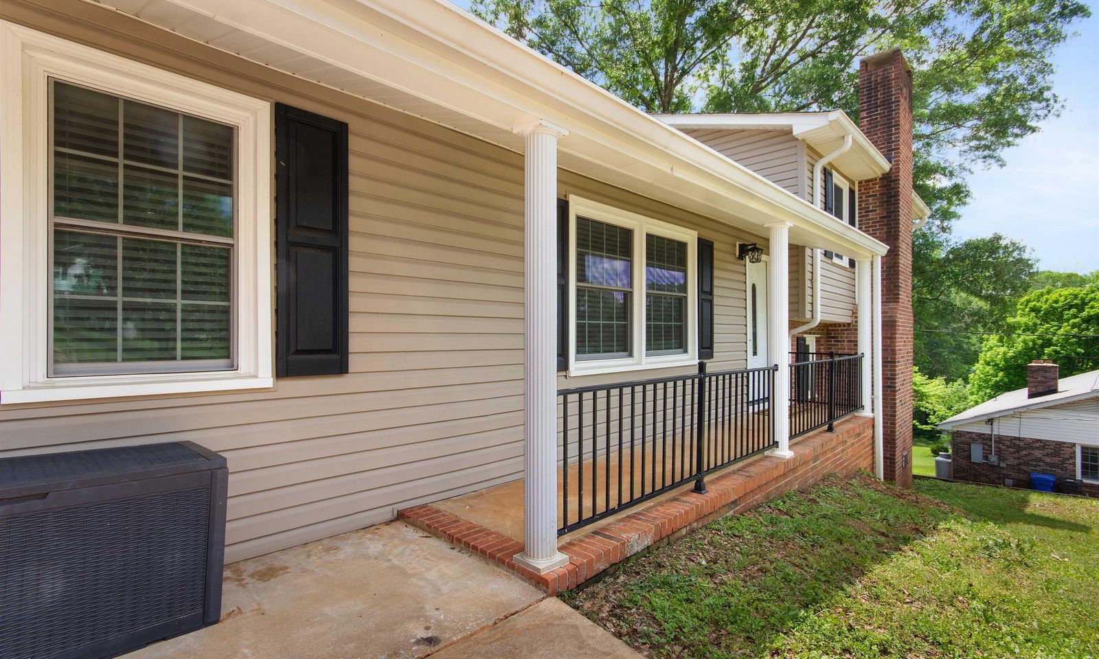 Property image 3 at 201 Knollview Drive, Greenville, SC 29611