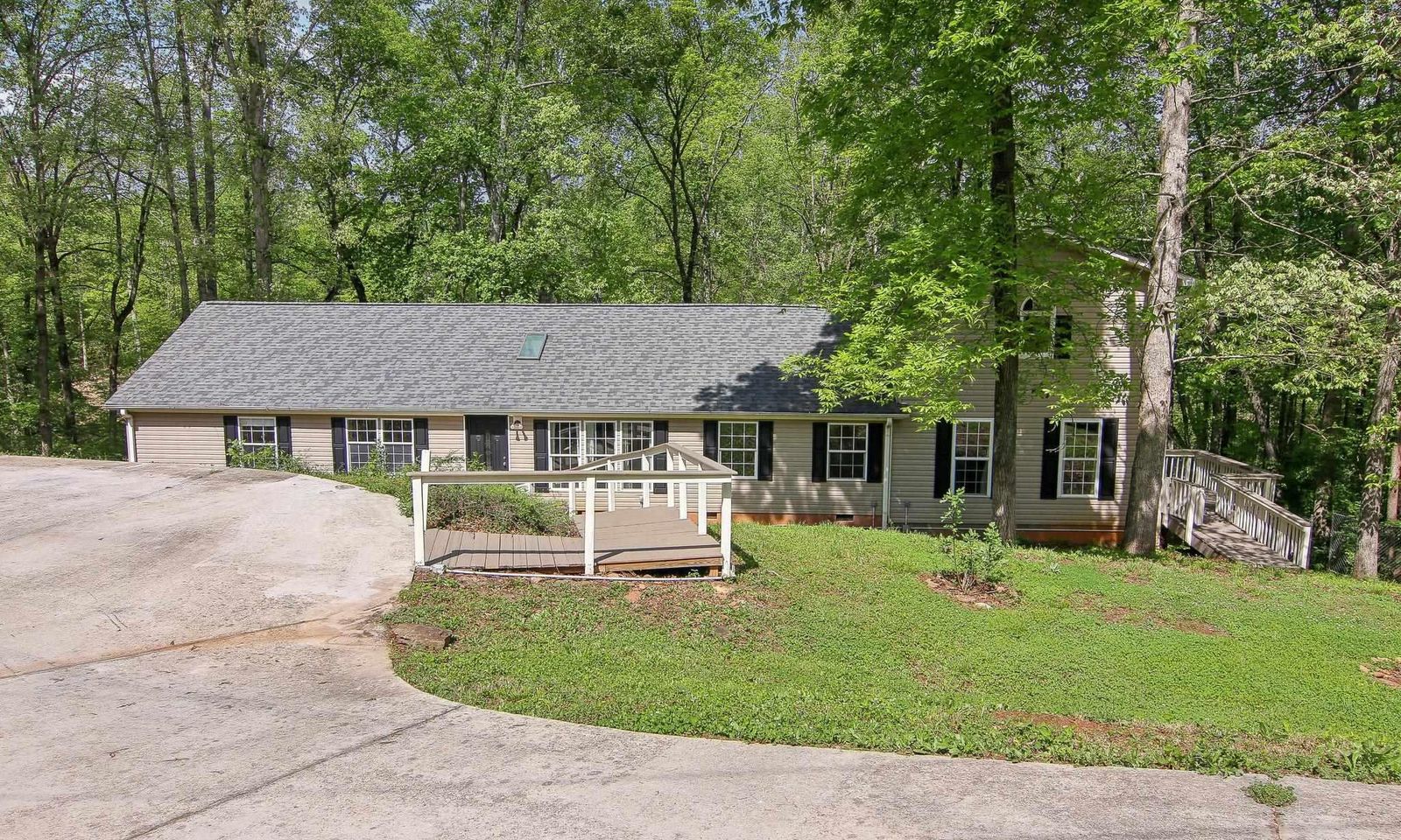 Property image 4 at 318 Frontier Drive, Easley, SC 29640