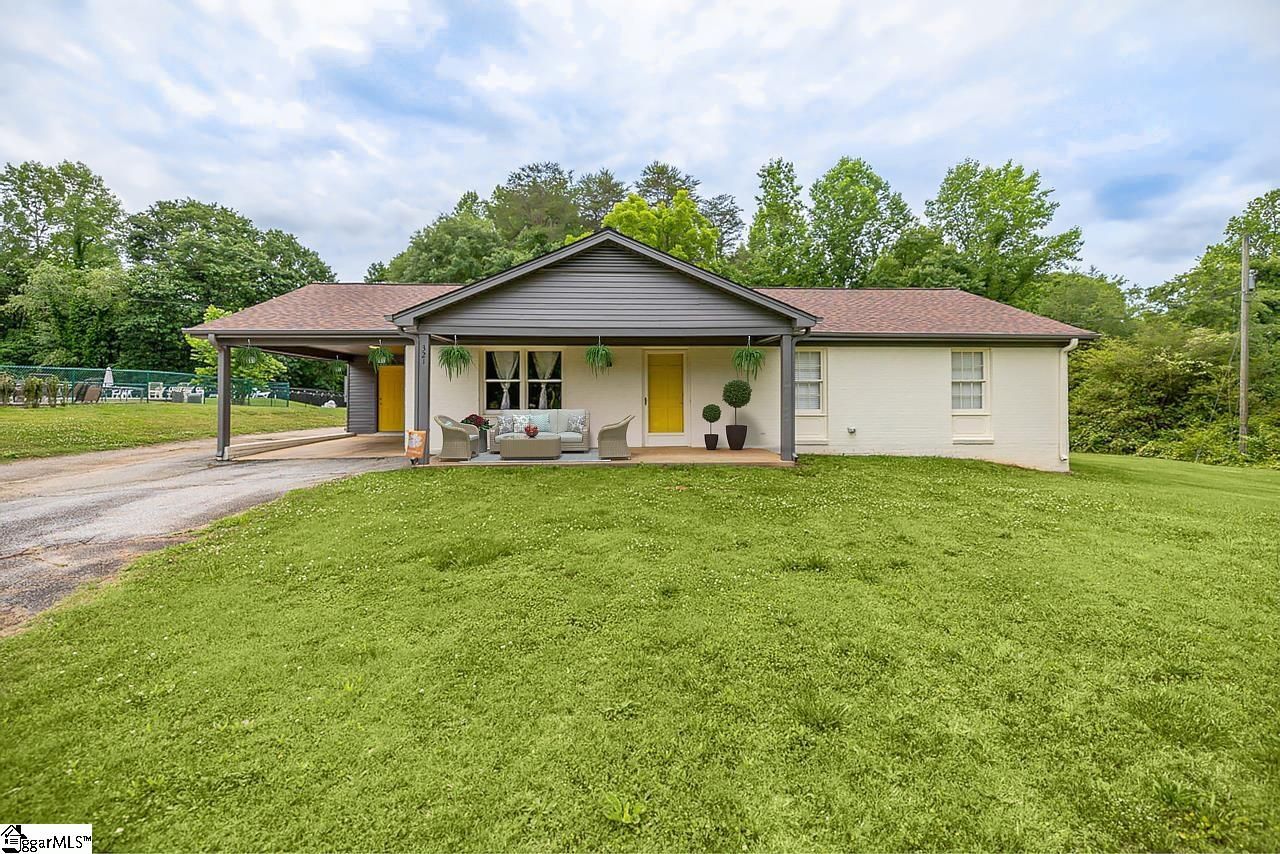 Property image 1 at 321 Tugaloo Road, Travelers Rest, SC 29690