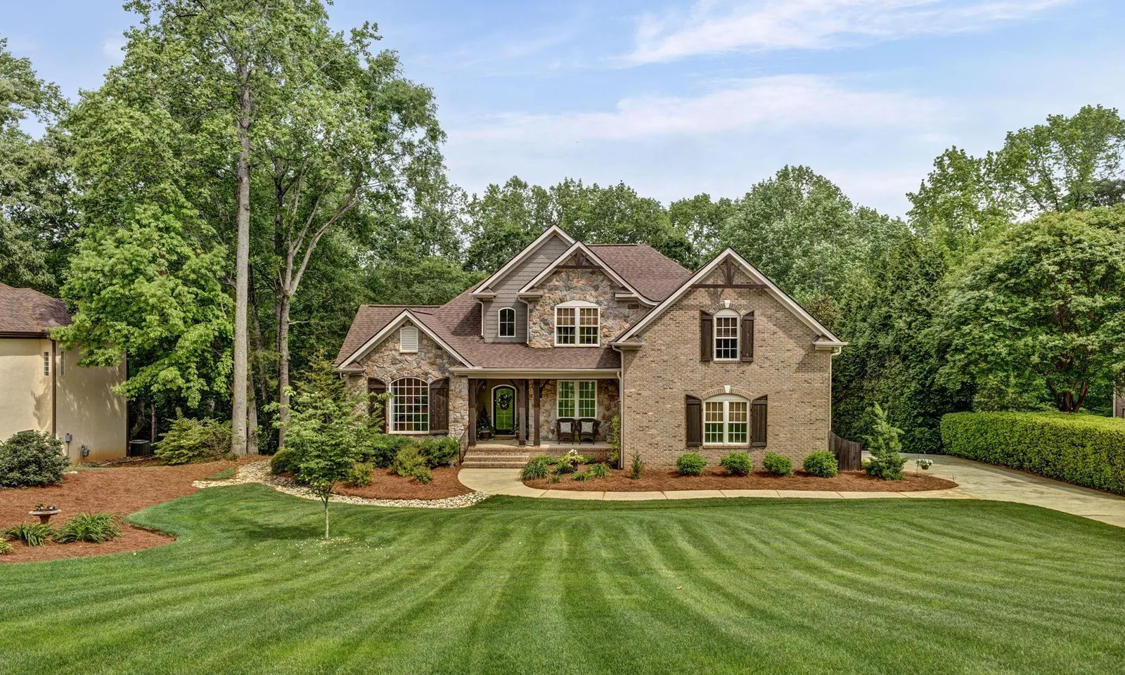 Laurel Lake, Greer Community