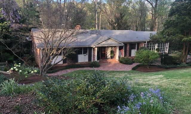 301 Woodland Way