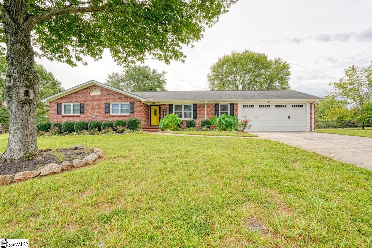 Main image of property at 114 Salado Lane, Mauldin, SC 29662