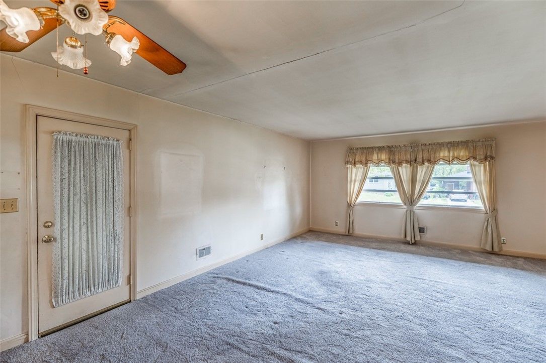 Property image 3 at 25 Lisa Drive, Greenville, SC 29615